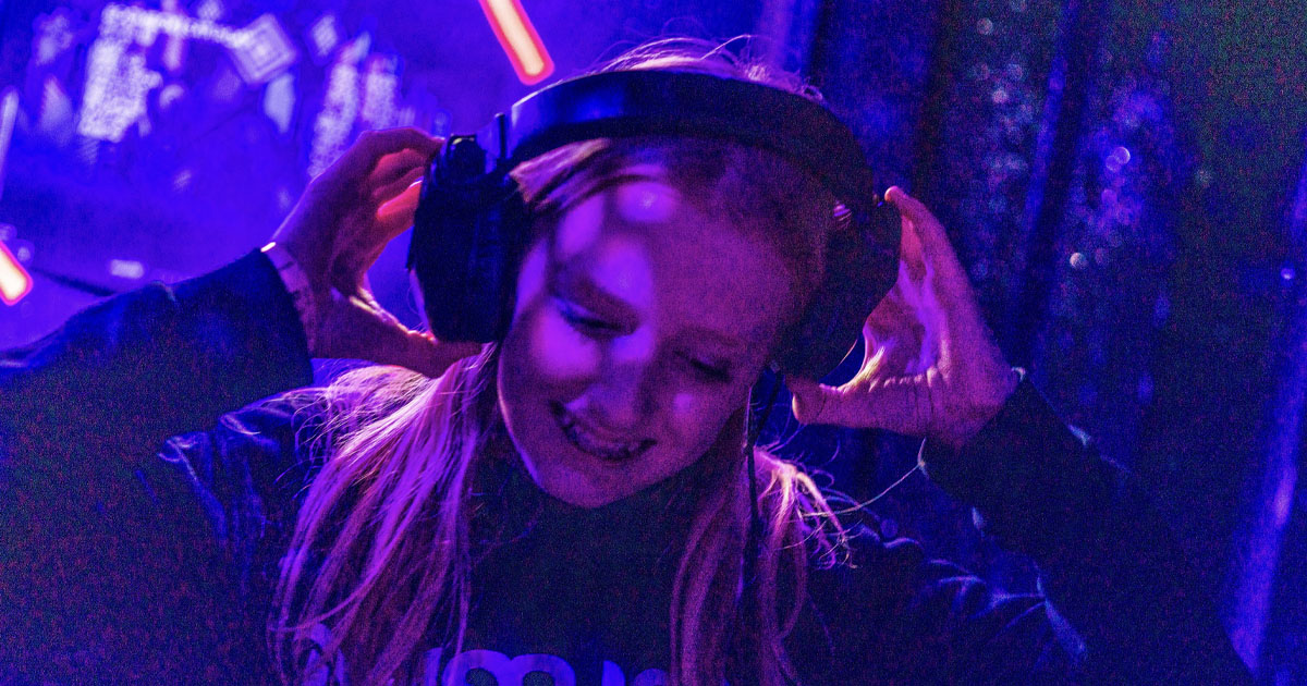 miss isa elektrum festival 13 jaar jongste vrouwelijke hardstyle dj youngest female artist