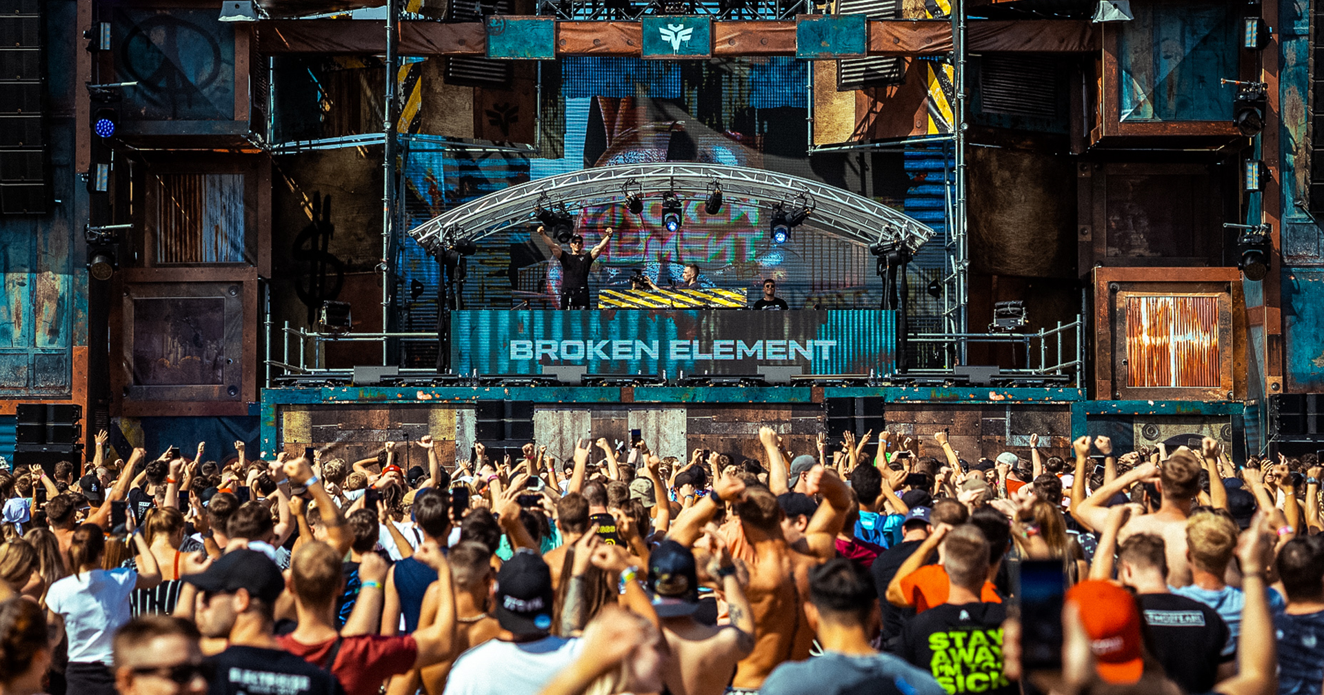 Broken Elements start met The Broken Revolution een nieuw hoofdstuk