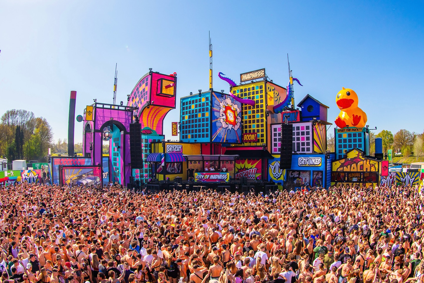 festival stage lopen hardstyle student