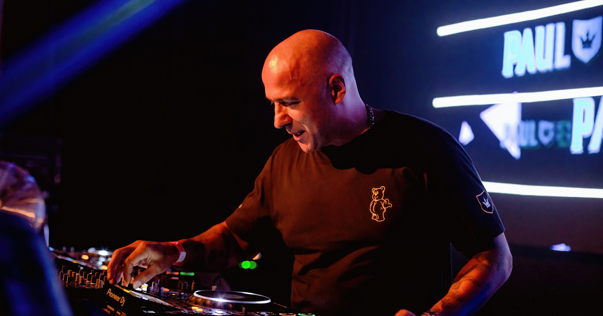 Paul Elstak brengt All Day Long naar zijn Rotterdam