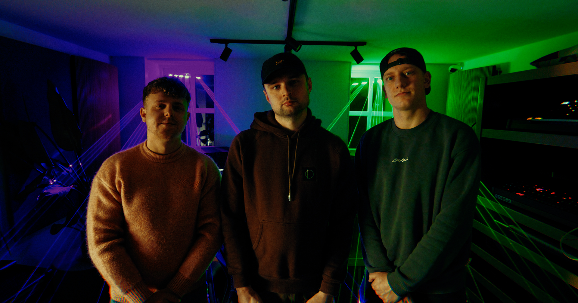 Dual Damage en Phuture Noize trappen het festivalseizoen af met het REBiRTH-anthem