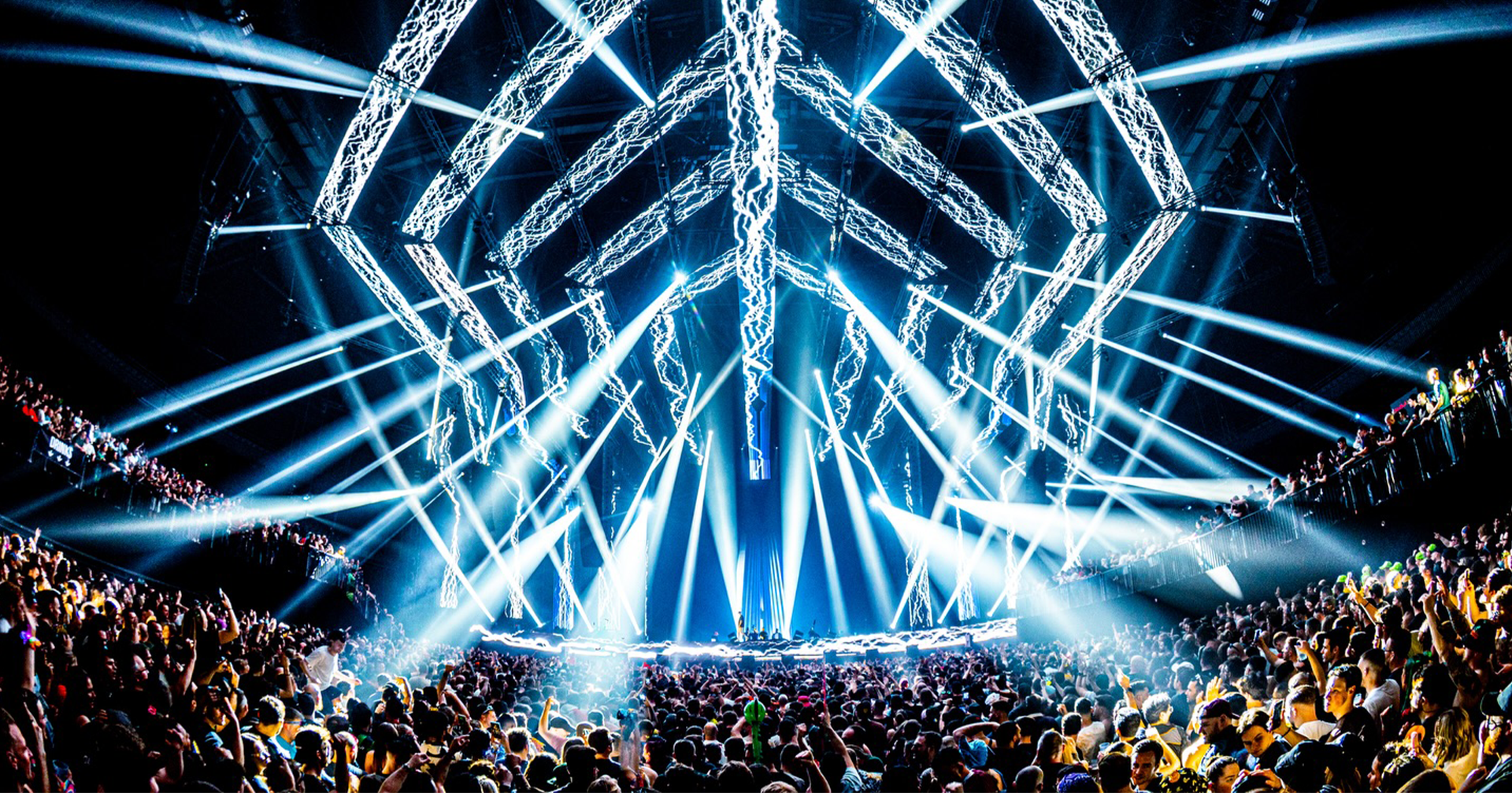 Reverze tilt indoor hardstyle naar een nieuw niveau